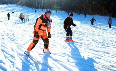 浮来青滑雪、智圣汤泉两日游