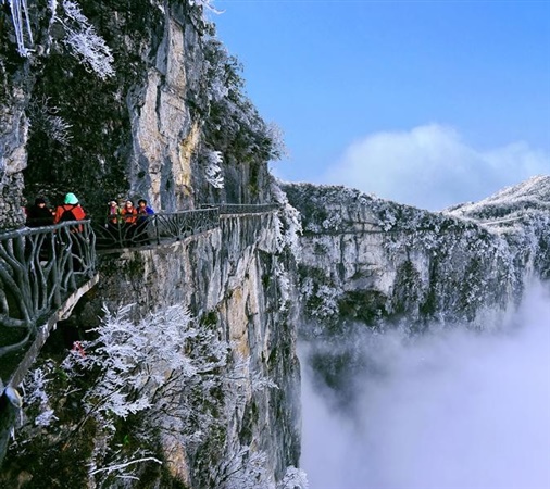 南京/张家界/ 黄龙洞/凤凰古城/双飞纯玩5日游 (南京机场起止)